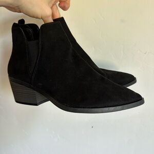 8.5 Universal Thread Black Suede Heeled Boots Booties